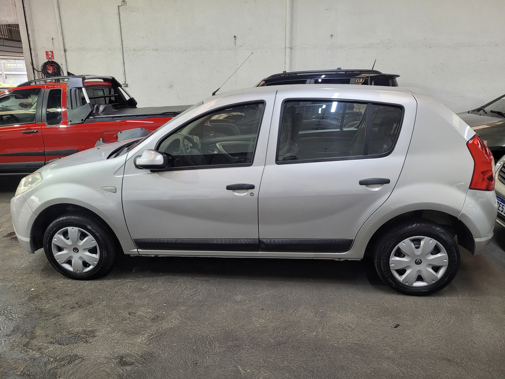 Renault Sandero Prata