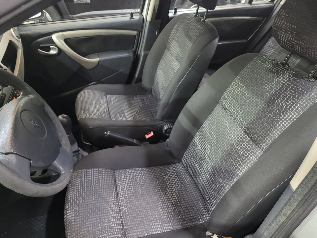 Renault Sandero Prata