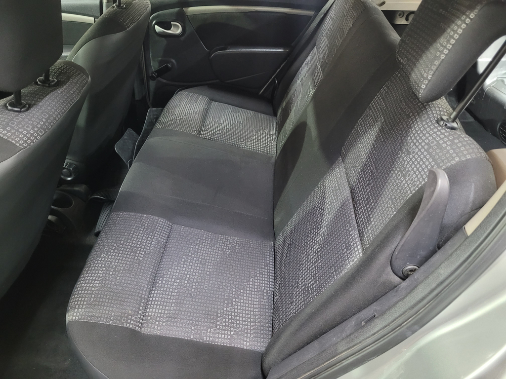 Renault Sandero Prata