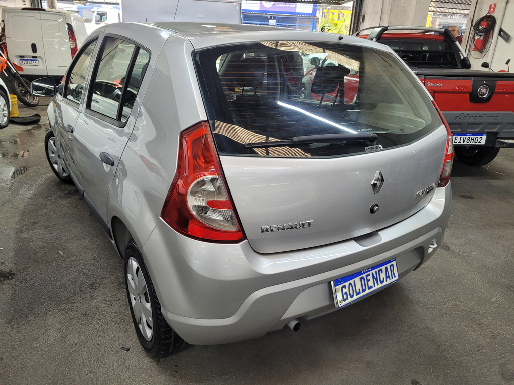 Renault Sandero Prata