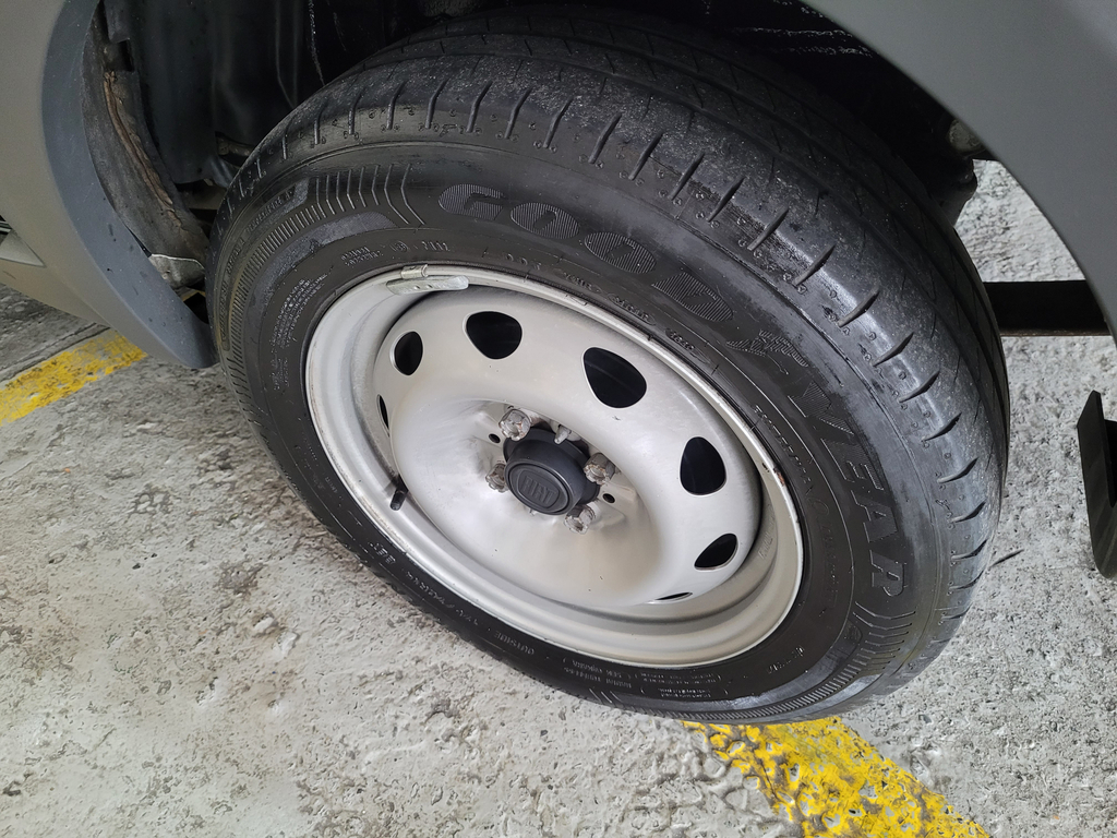 Fiat Strada Preto
