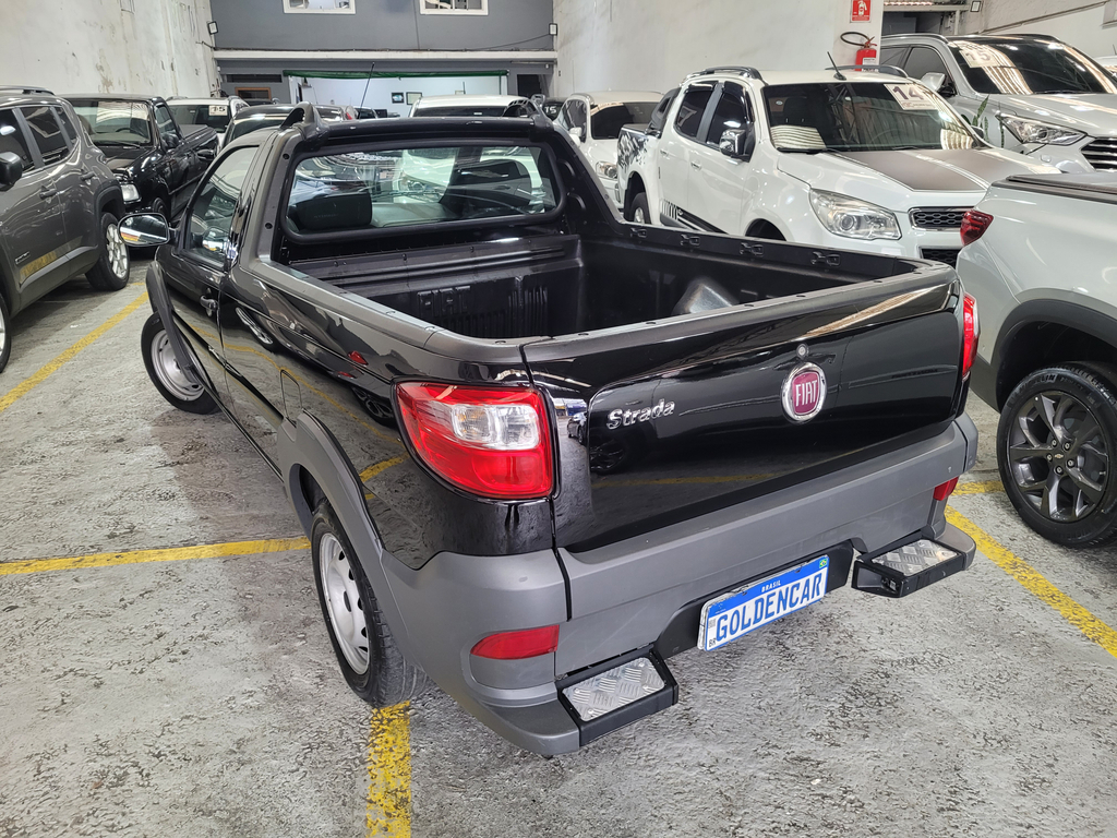 Fiat Strada Preto