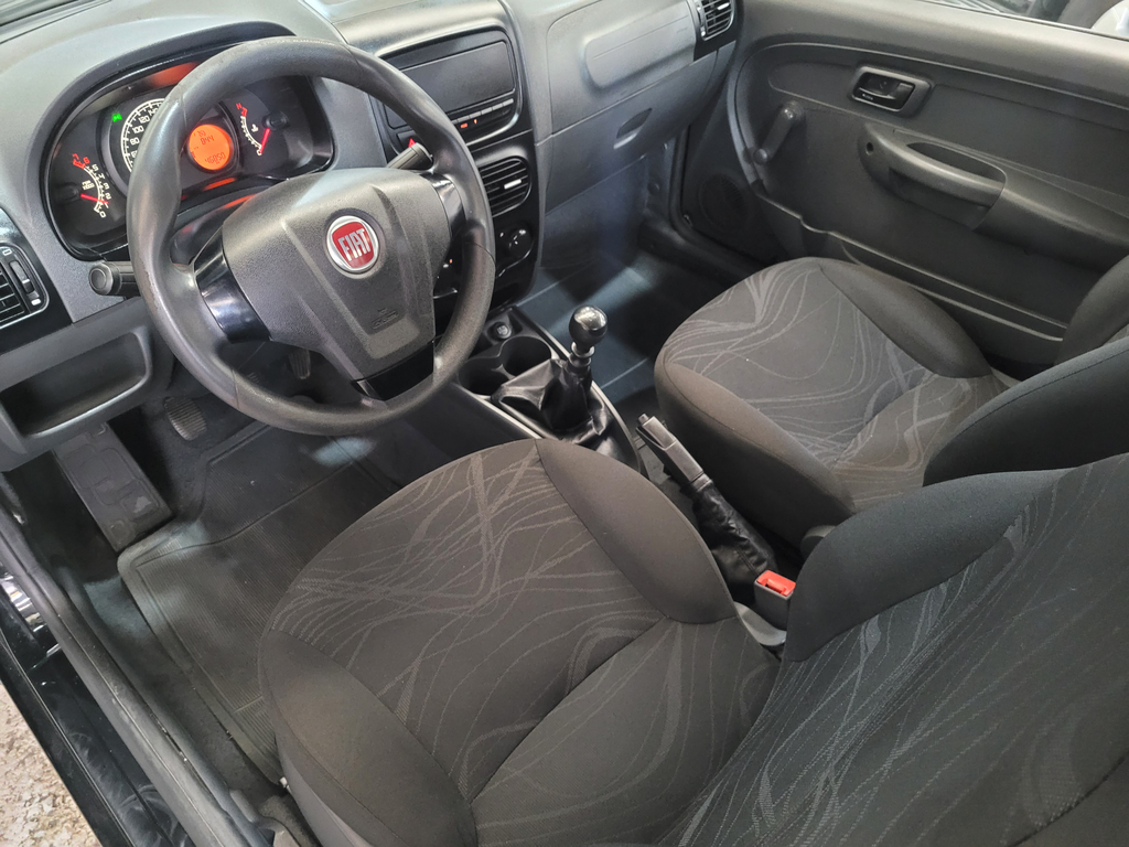 Fiat Strada Preto