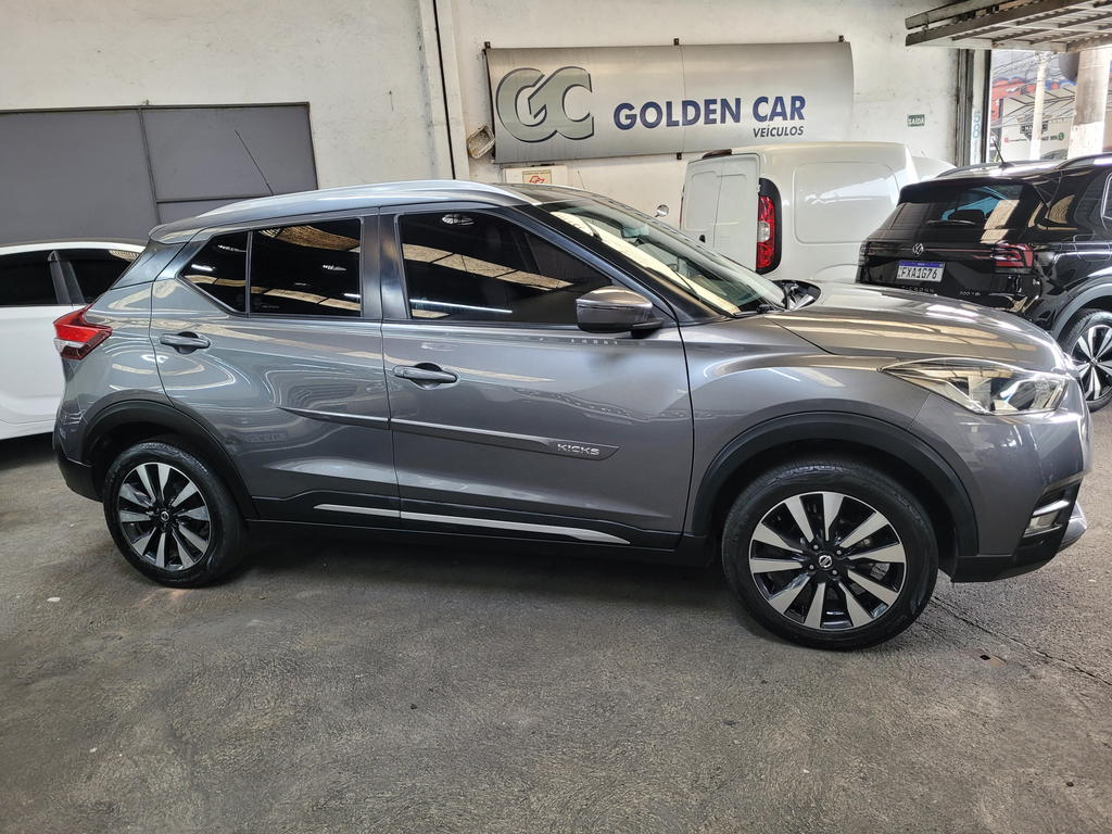 Nissan Kicks Cinza