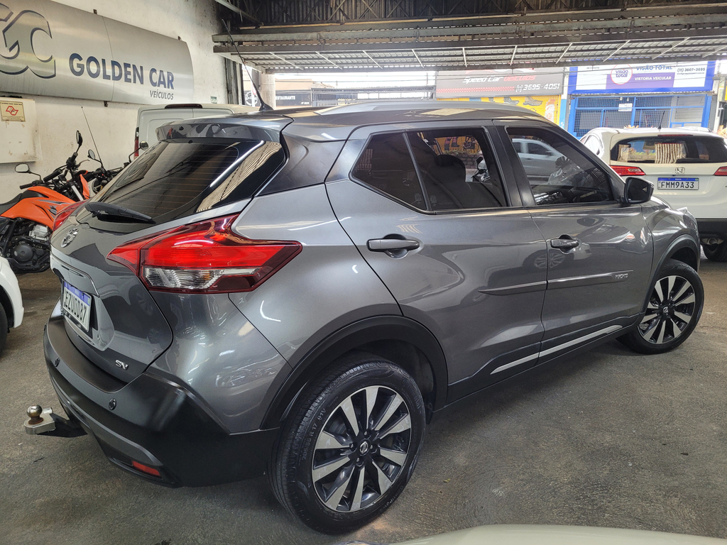 Nissan Kicks Cinza