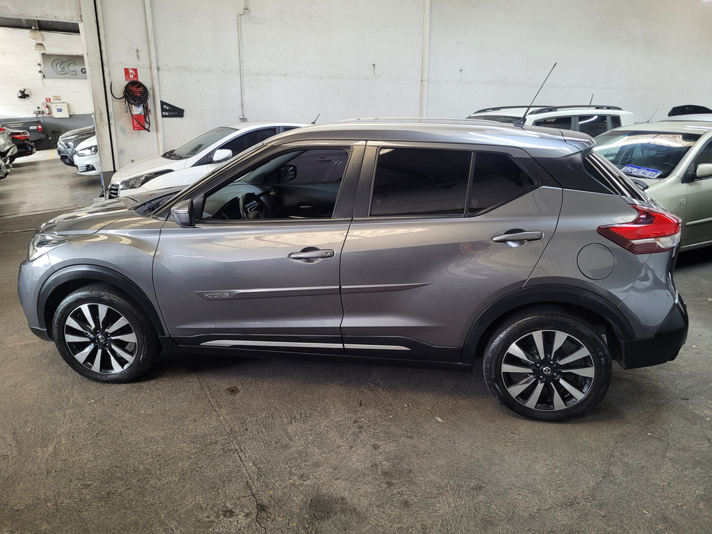 Nissan Kicks Cinza