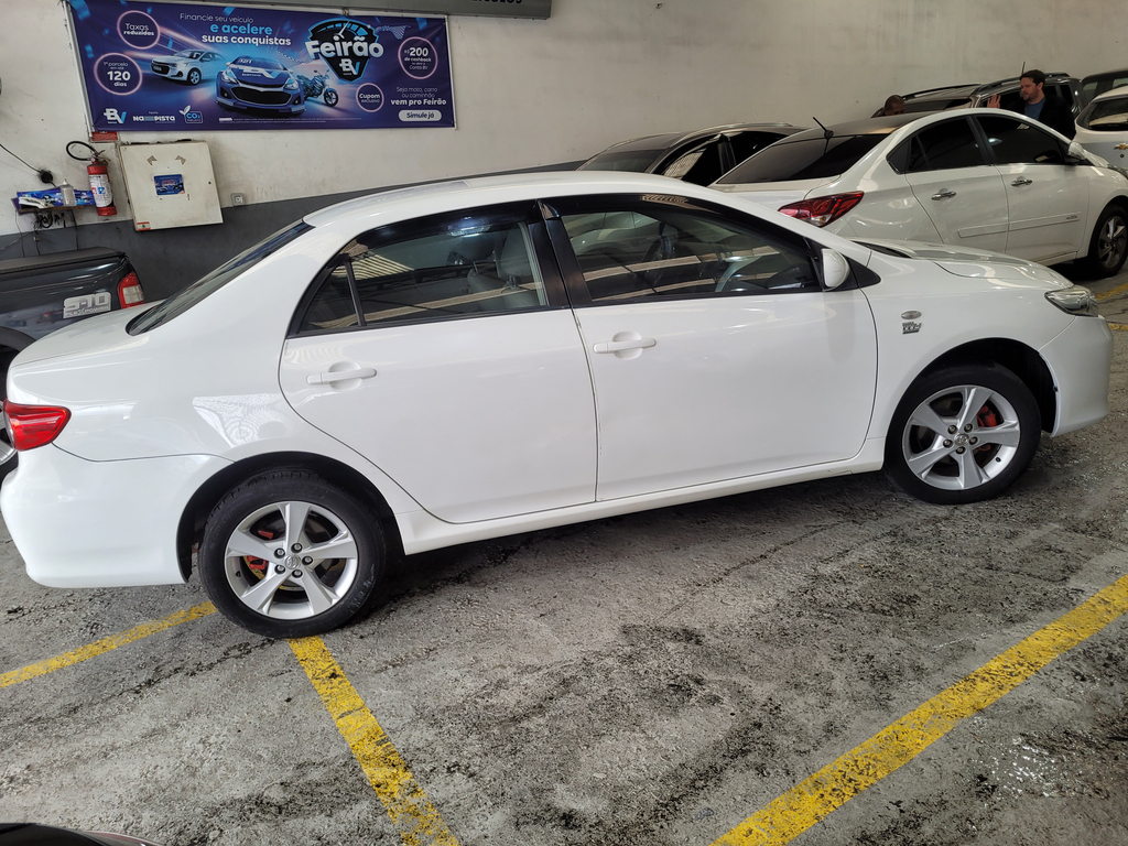 Toyota Corolla Branco