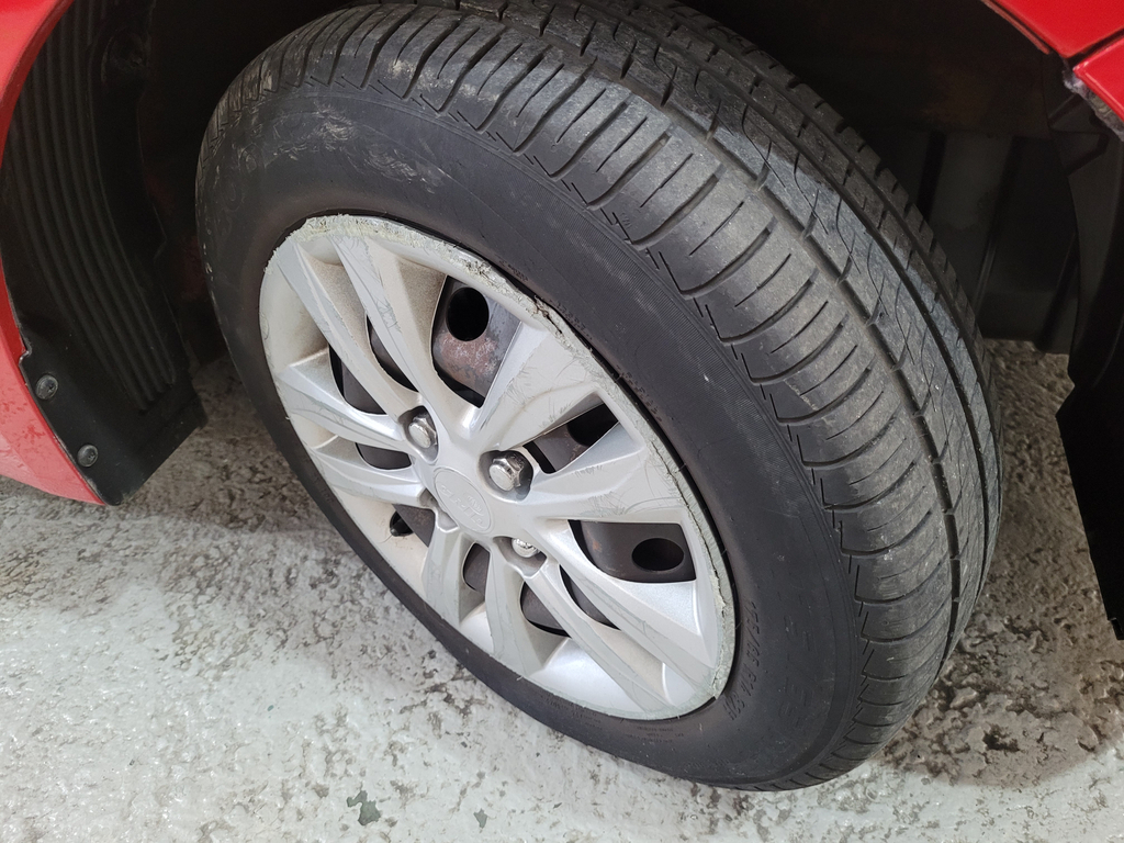Hyundai HB20 Vermelho