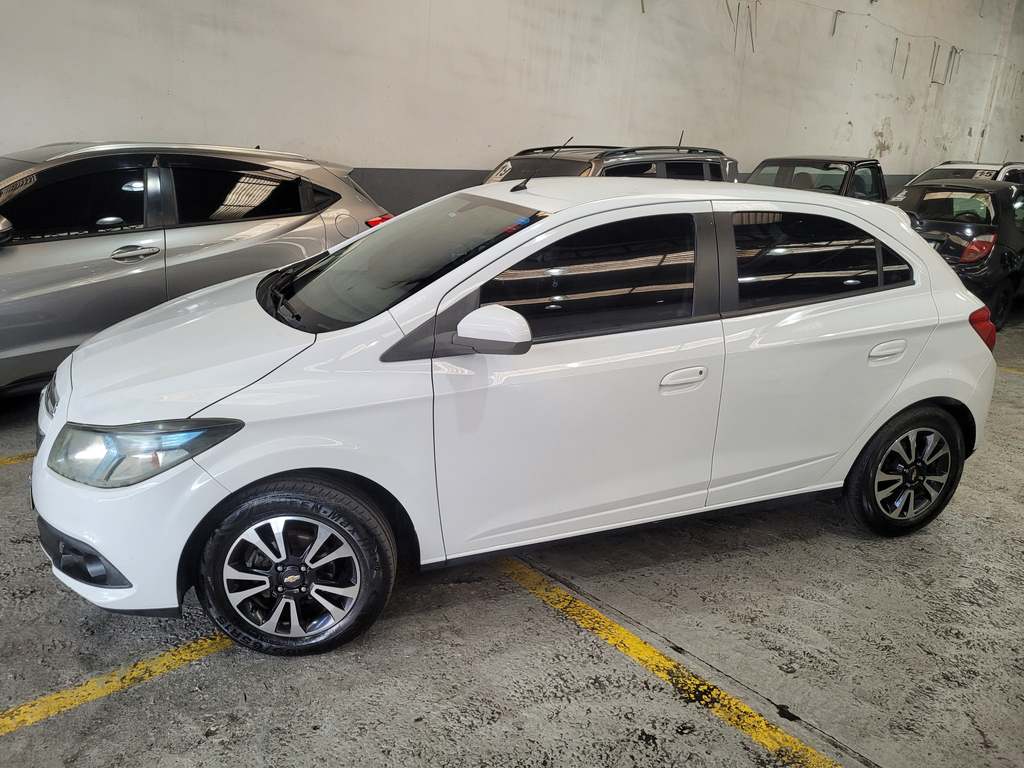 Chevrolet Onix Branco