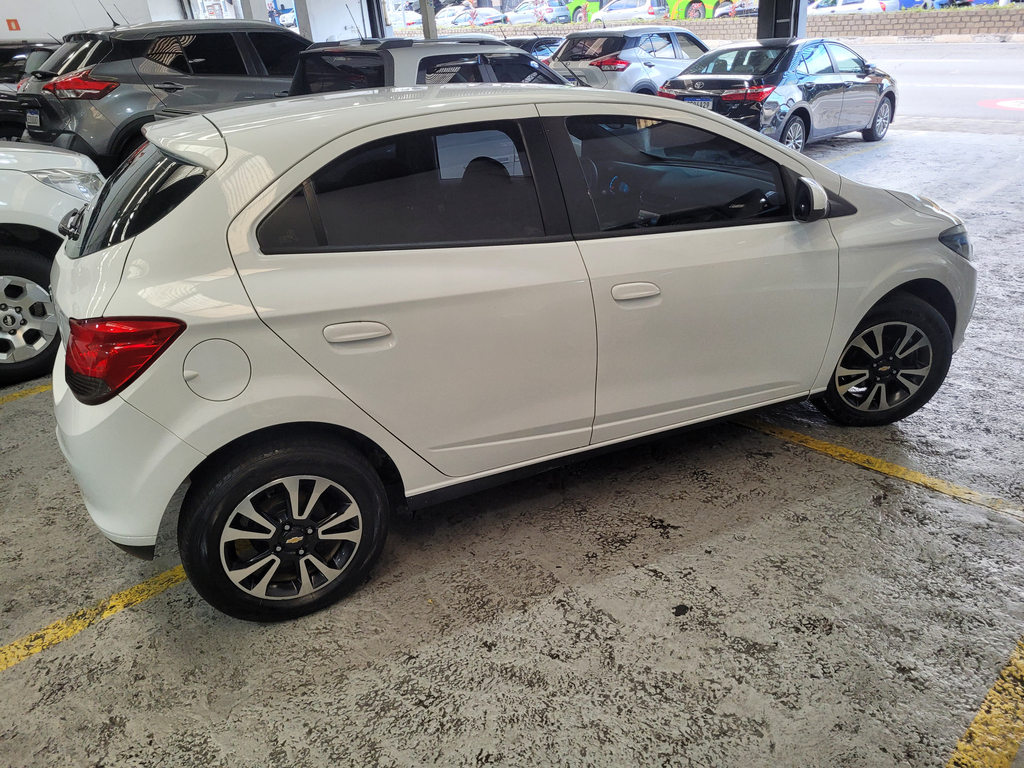 Chevrolet Onix Branco