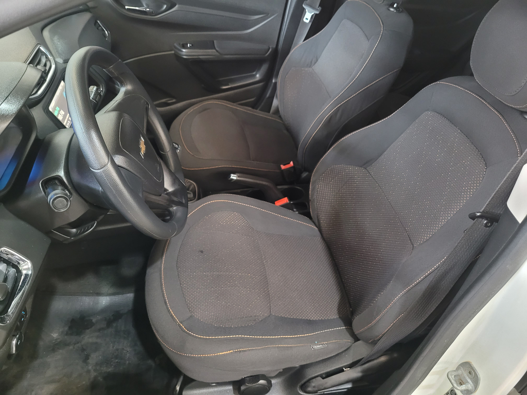 Chevrolet Onix Branco