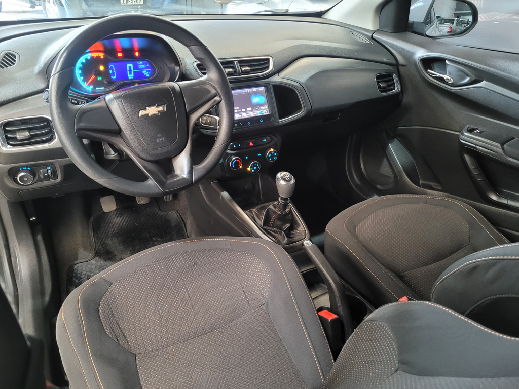 Chevrolet Onix Branco
