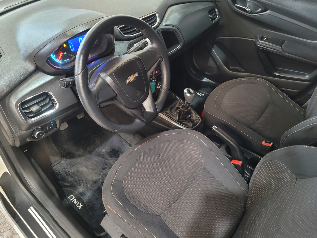 Chevrolet Onix Branco