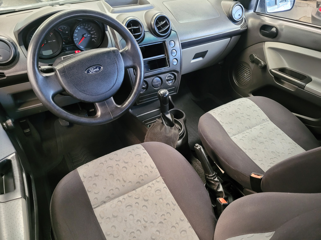 Ford Fiesta Hatch Prata