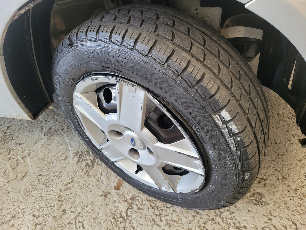 Ford Fiesta Hatch Prata