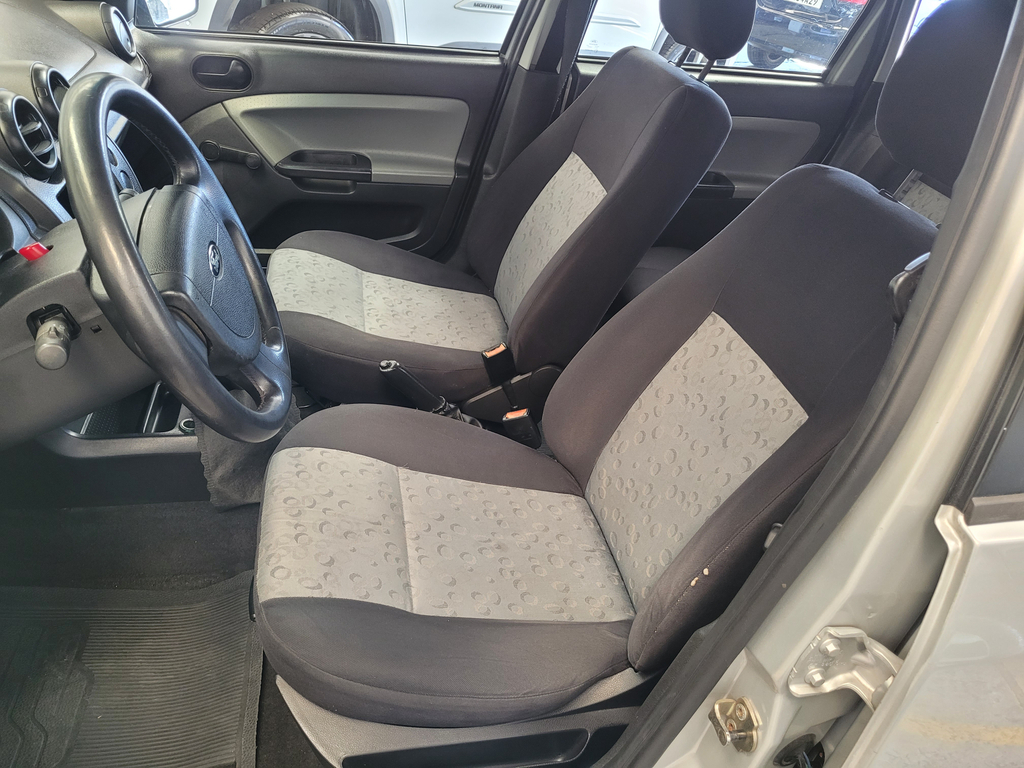 Ford Fiesta Hatch Prata