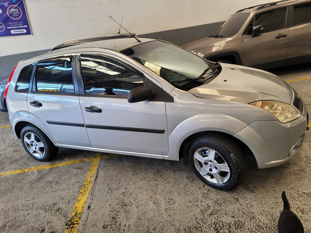 Ford Fiesta Hatch Prata