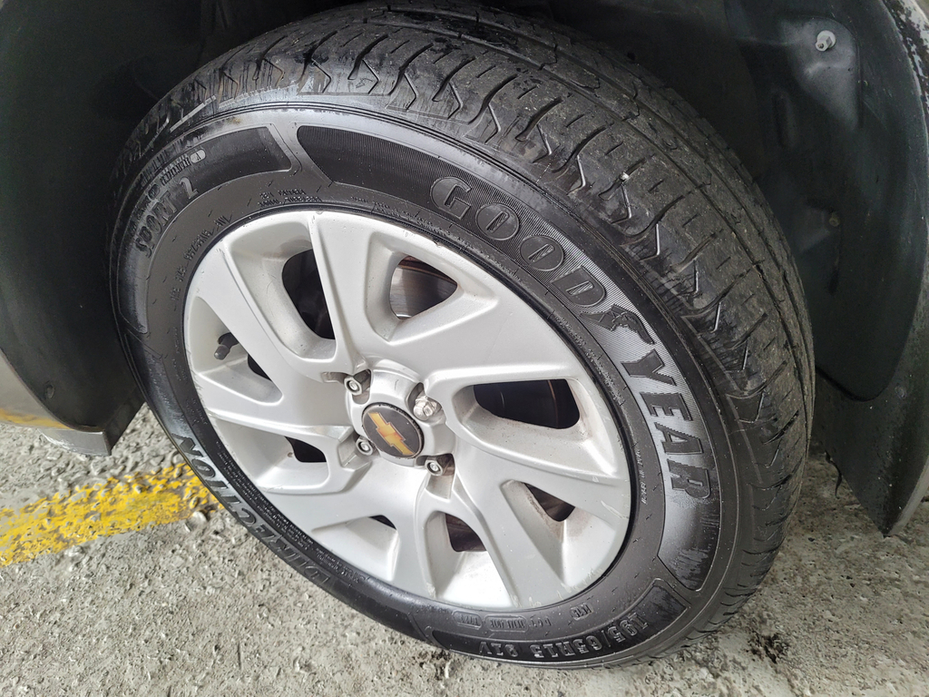 Chevrolet Spin Prata