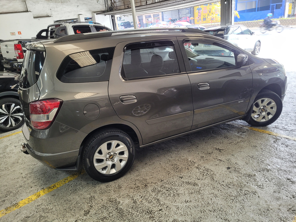 Chevrolet Spin Prata