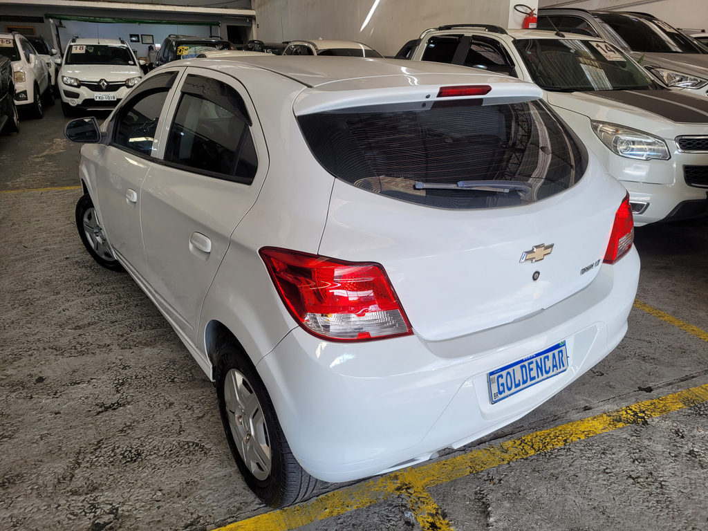Chevrolet Onix Branco