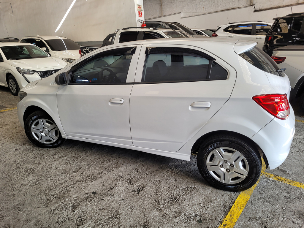 Chevrolet Onix Branco