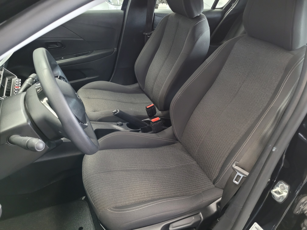 Peugeot 208 Preto