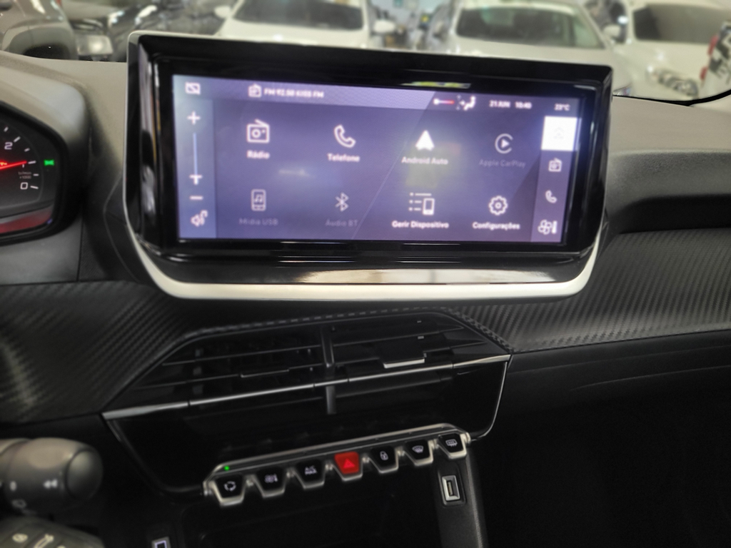 Peugeot 208 Preto