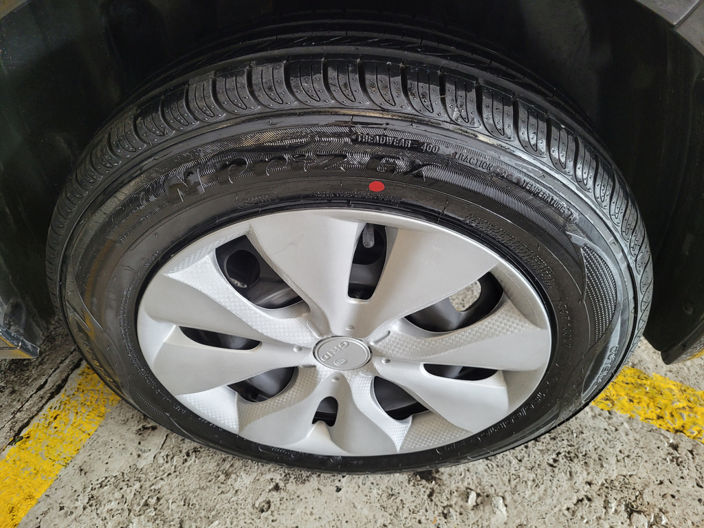 Peugeot 208 Preto