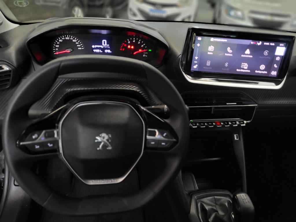 Peugeot 208 Preto