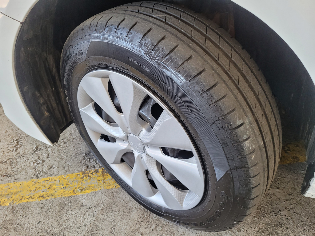Peugeot 208 Branco