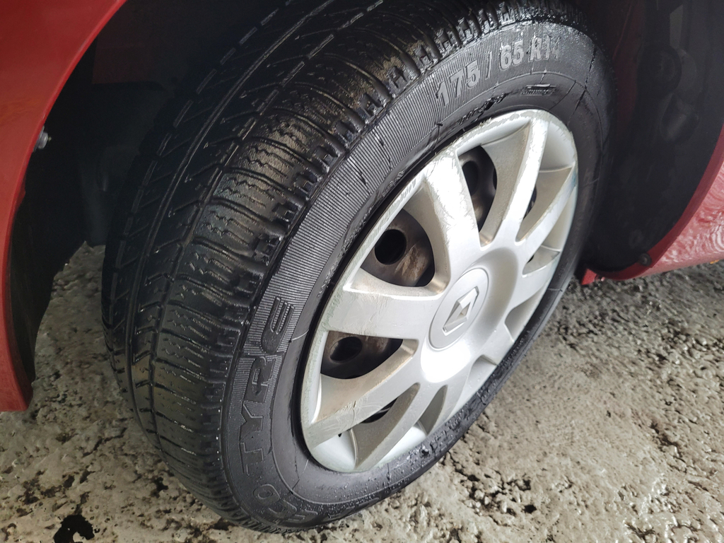 Renault Clio Vermelho