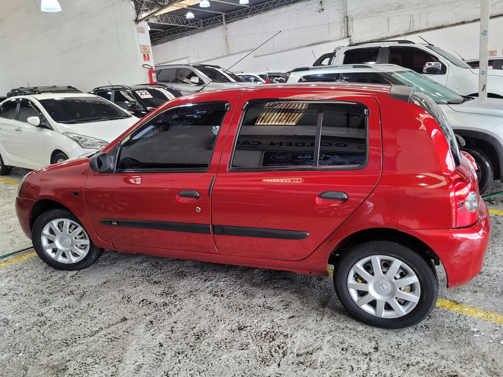 Renault Clio Vermelho