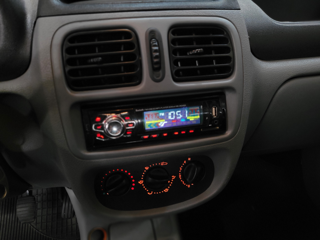 Renault Clio Vermelho