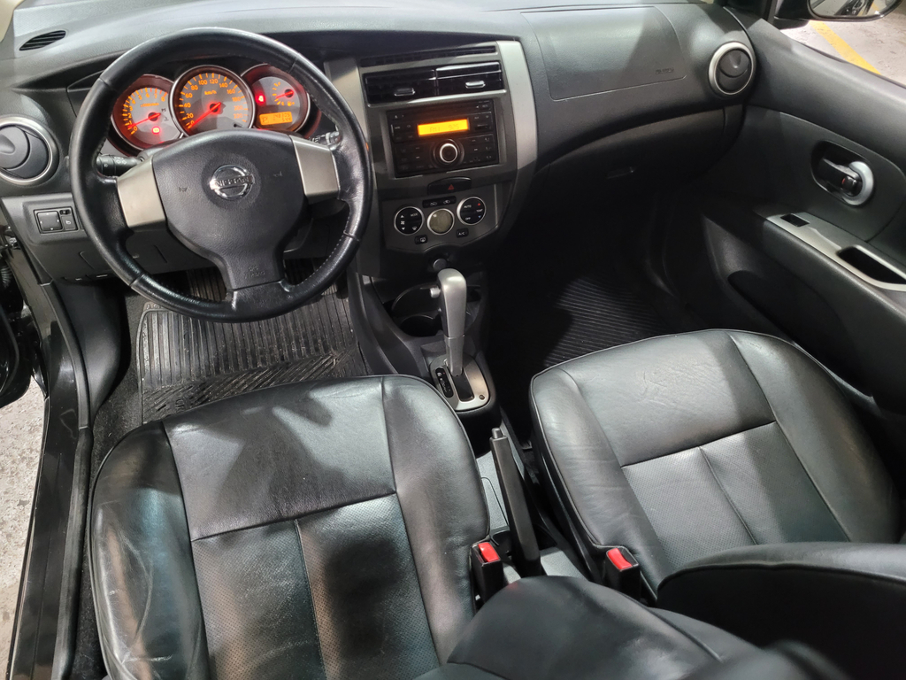 Nissan Grand Livina Preto