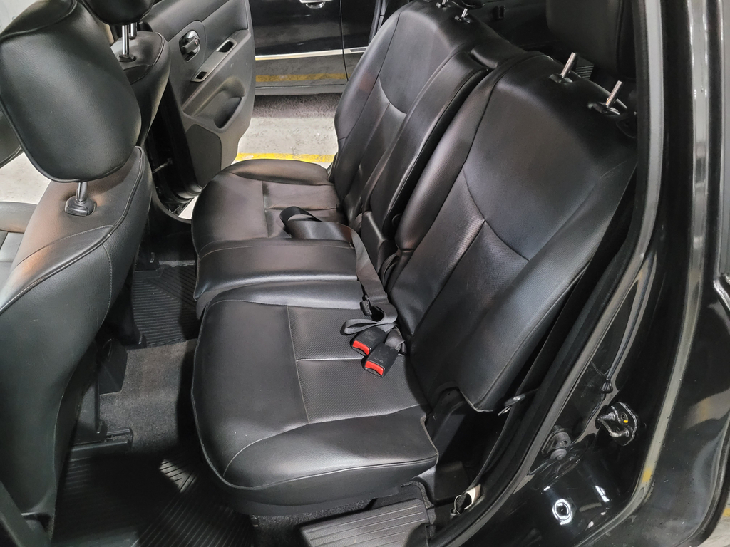 Nissan Grand Livina Preto