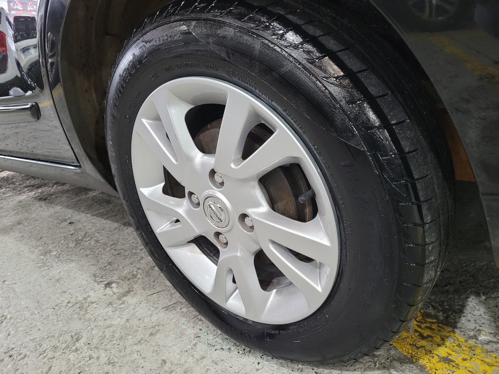 Nissan Grand Livina Preto
