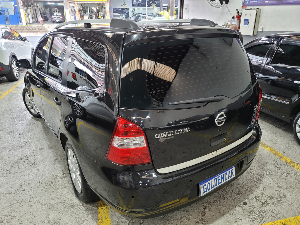 Nissan Grand Livina Preto