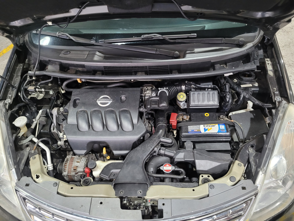 Nissan Grand Livina Preto