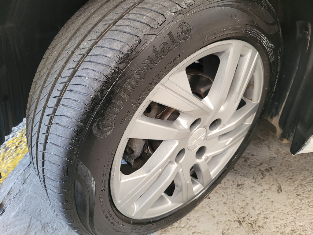 Peugeot 208 Branco
