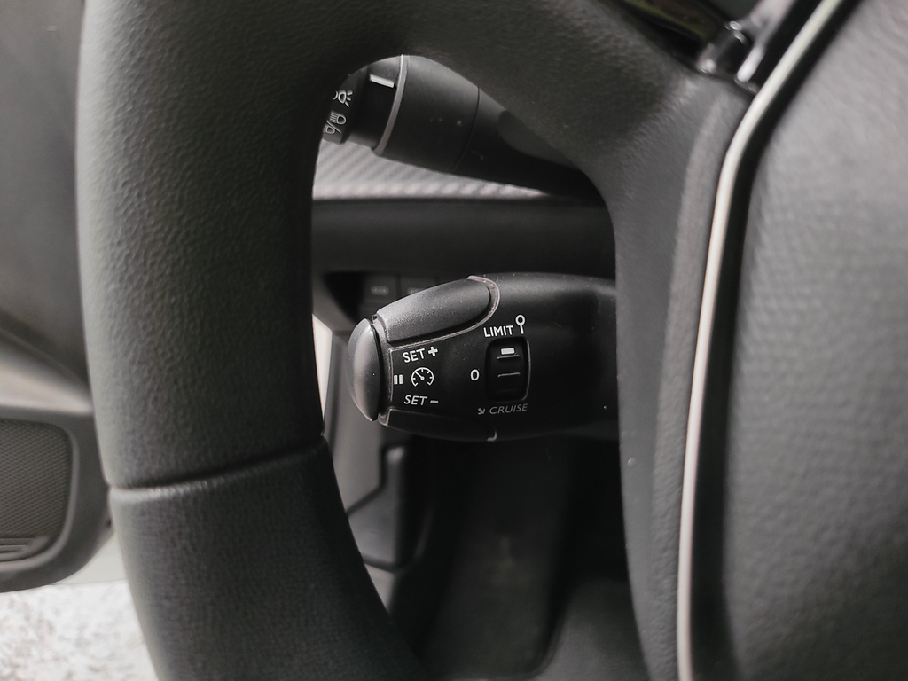 Peugeot 208 Branco