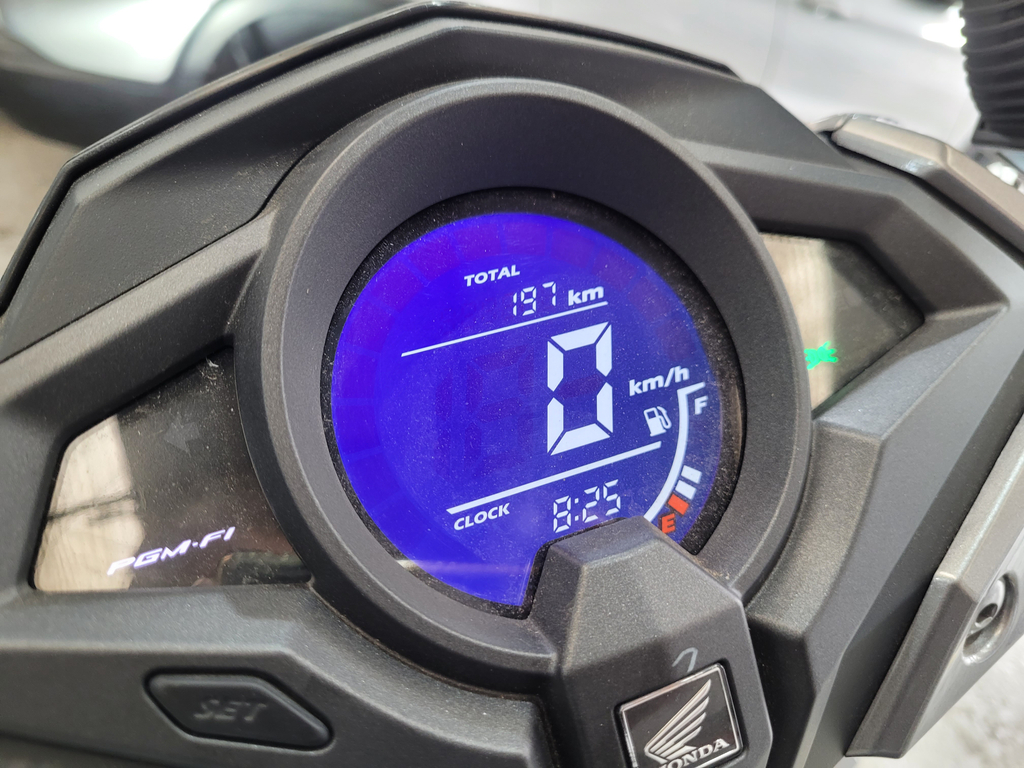 Honda ELITE Prata