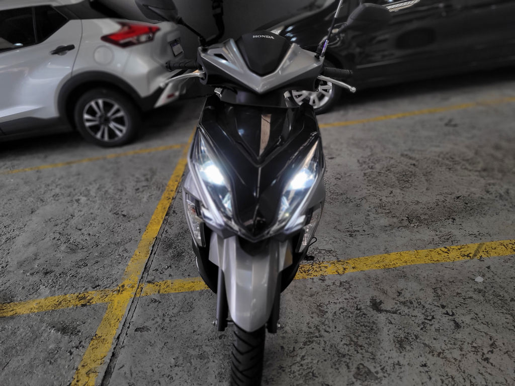 Honda ELITE Prata
