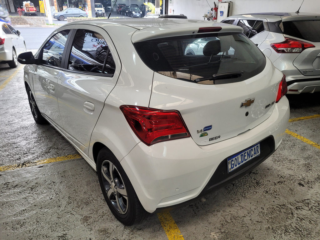 Chevrolet Onix Branco