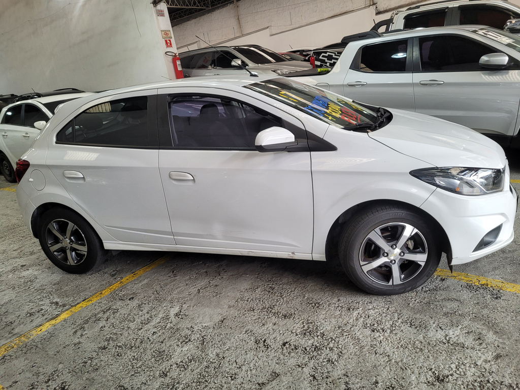Chevrolet Onix Branco