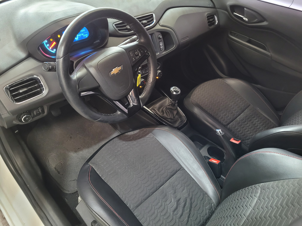 Chevrolet Onix Branco