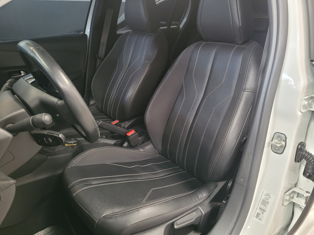 Peugeot 208 Branco