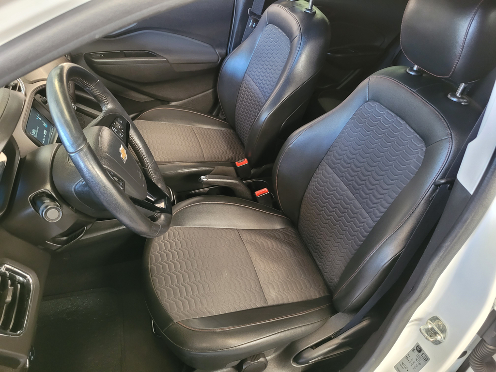Chevrolet Onix Branco