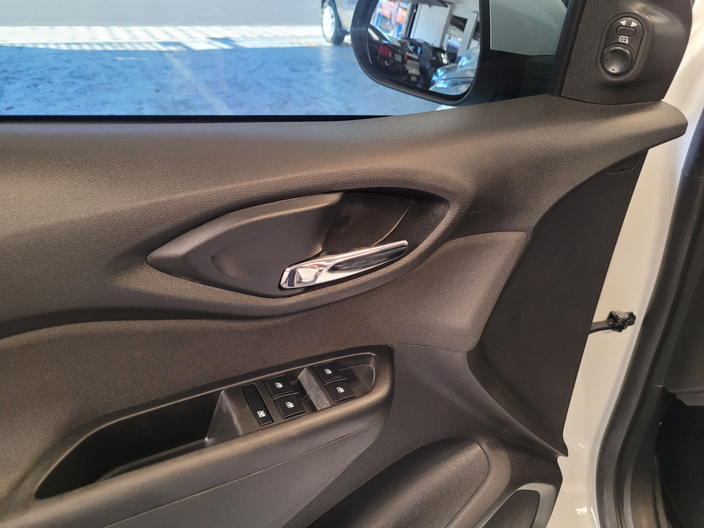 Chevrolet Onix Branco