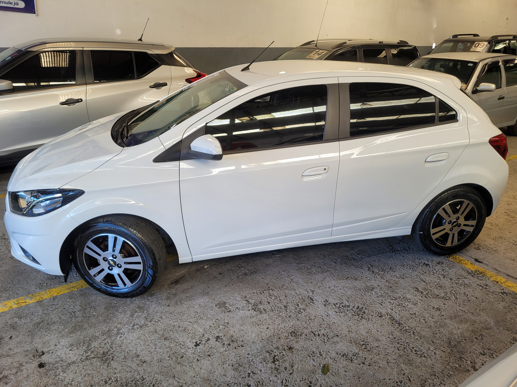 Chevrolet Onix Branco