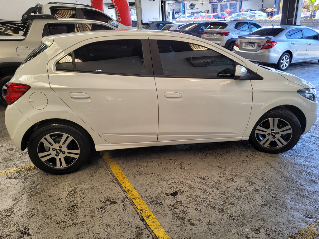 Chevrolet Onix Branco
